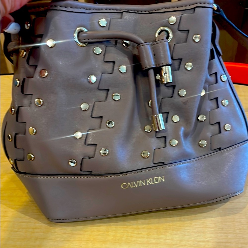 Calvin Klein Brown Shoulder Bag with Sleek Design